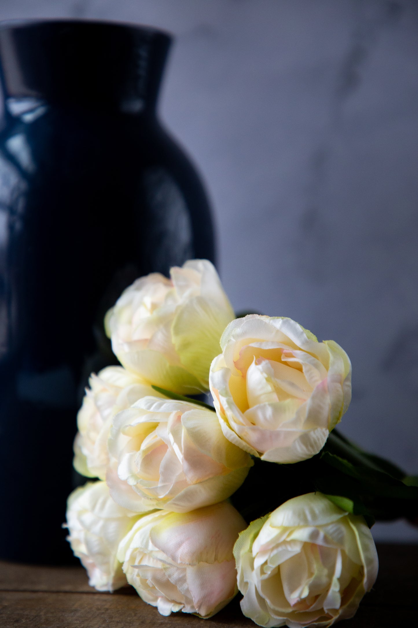 Mini Tulip Bundle - Cream/White